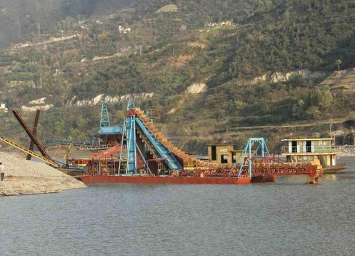 100斗鏈斗式挖沙船